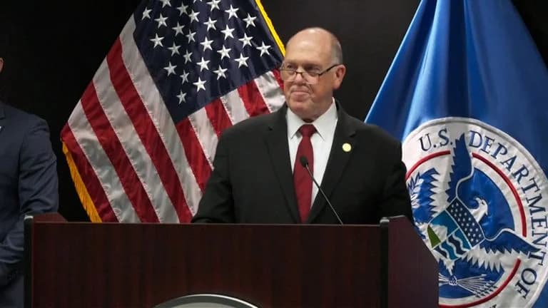 Governo Trump encerra operação do ICE em Minnesota após semanas de crise política e mortes